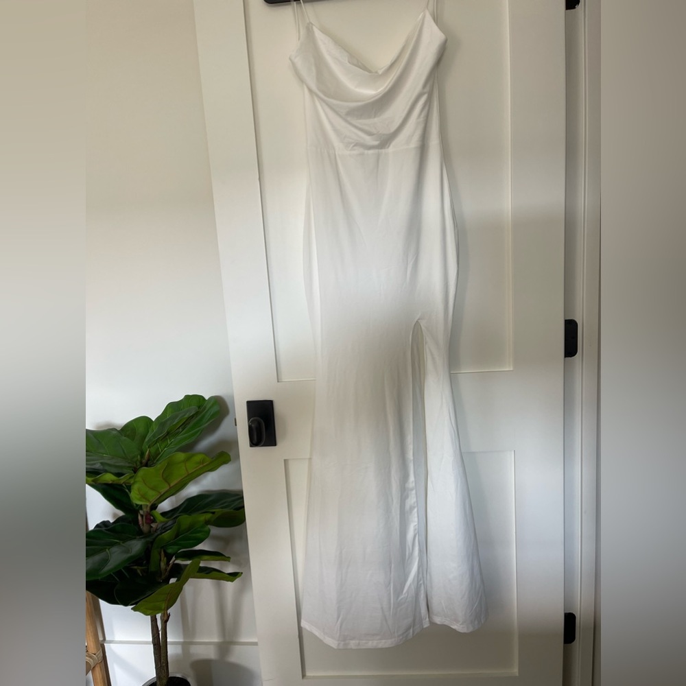 Selling a long white dress from show po!